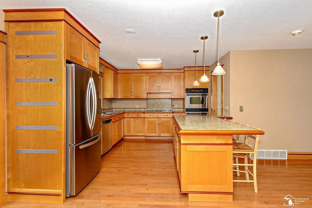 7904 Comanche Trail Bedford Township MI 48182