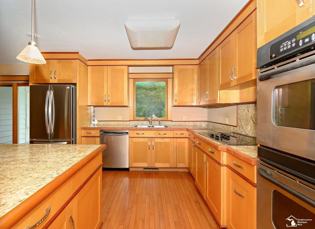 7904 Comanche Trail Bedford Township MI 48182