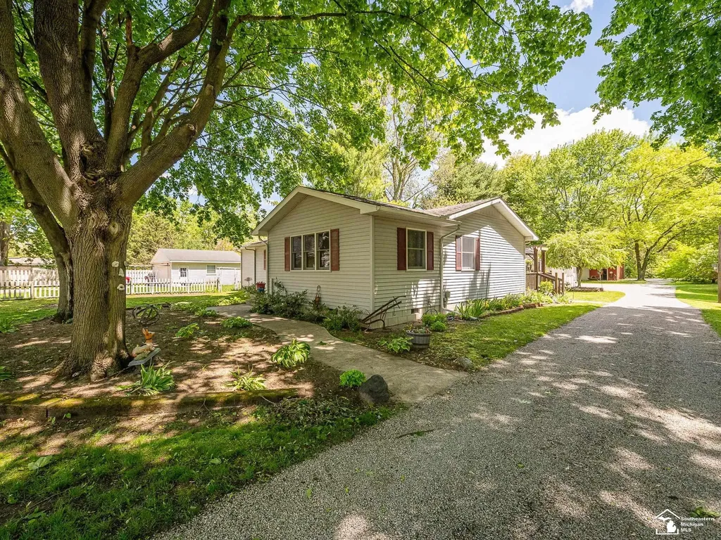 5215 Wells Road Summerfield Township MI 49270