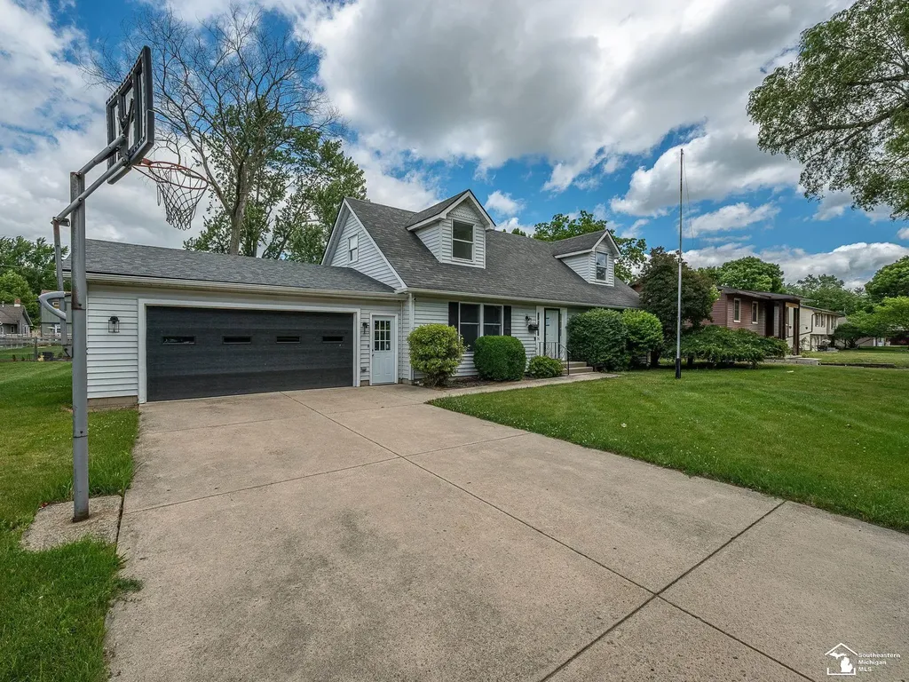796 Plank Street Dundee Village MI 48131