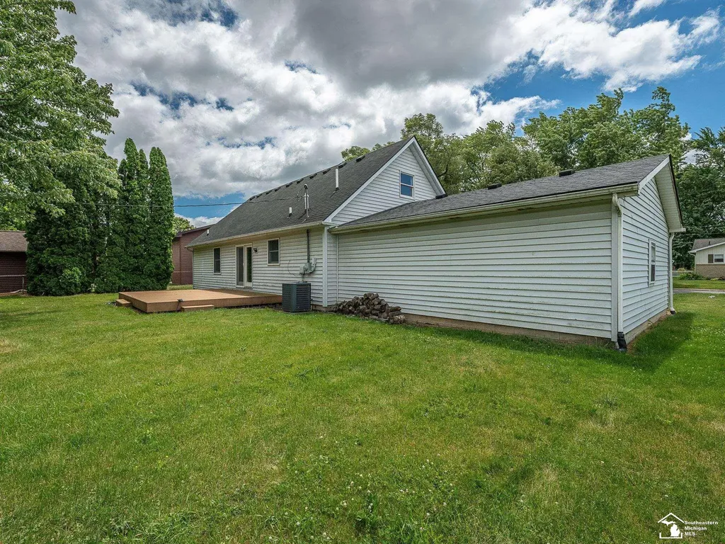 796 Plank Street Dundee Village MI 48131