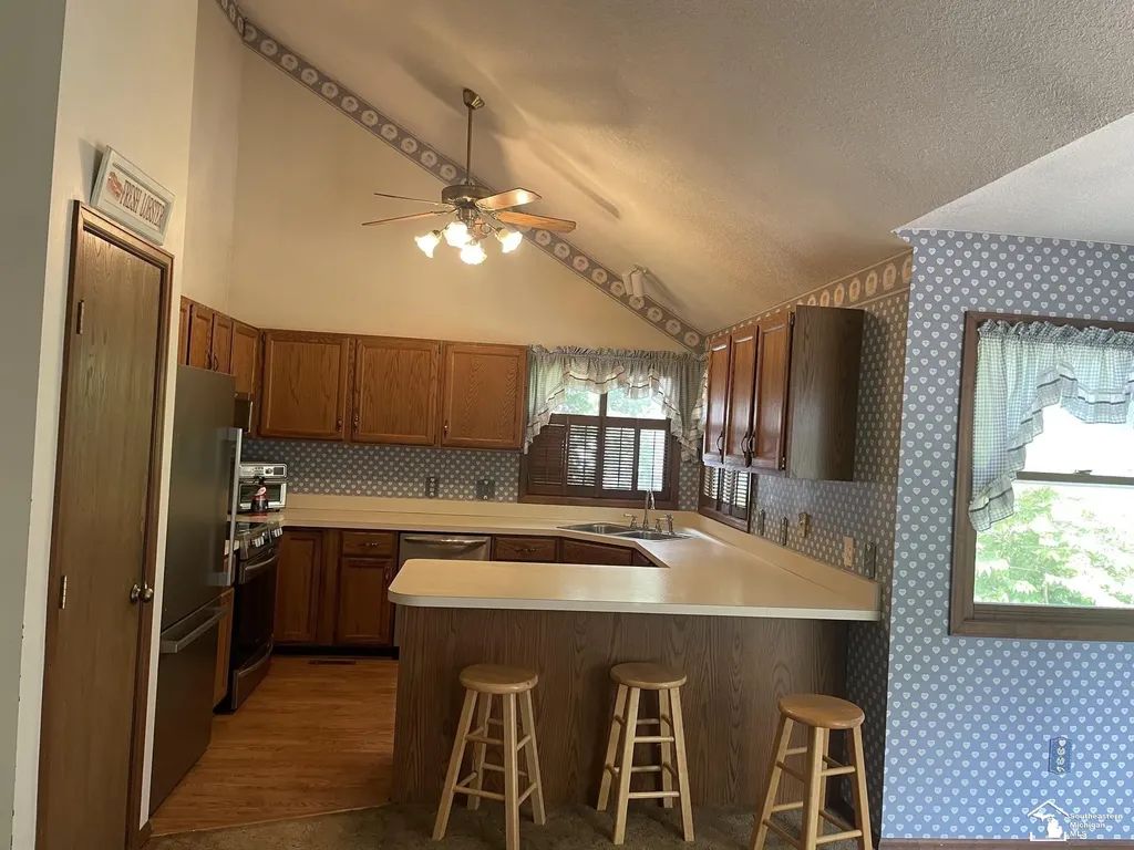 2004 Stoneybrook Lane Bedford Township MI 48182