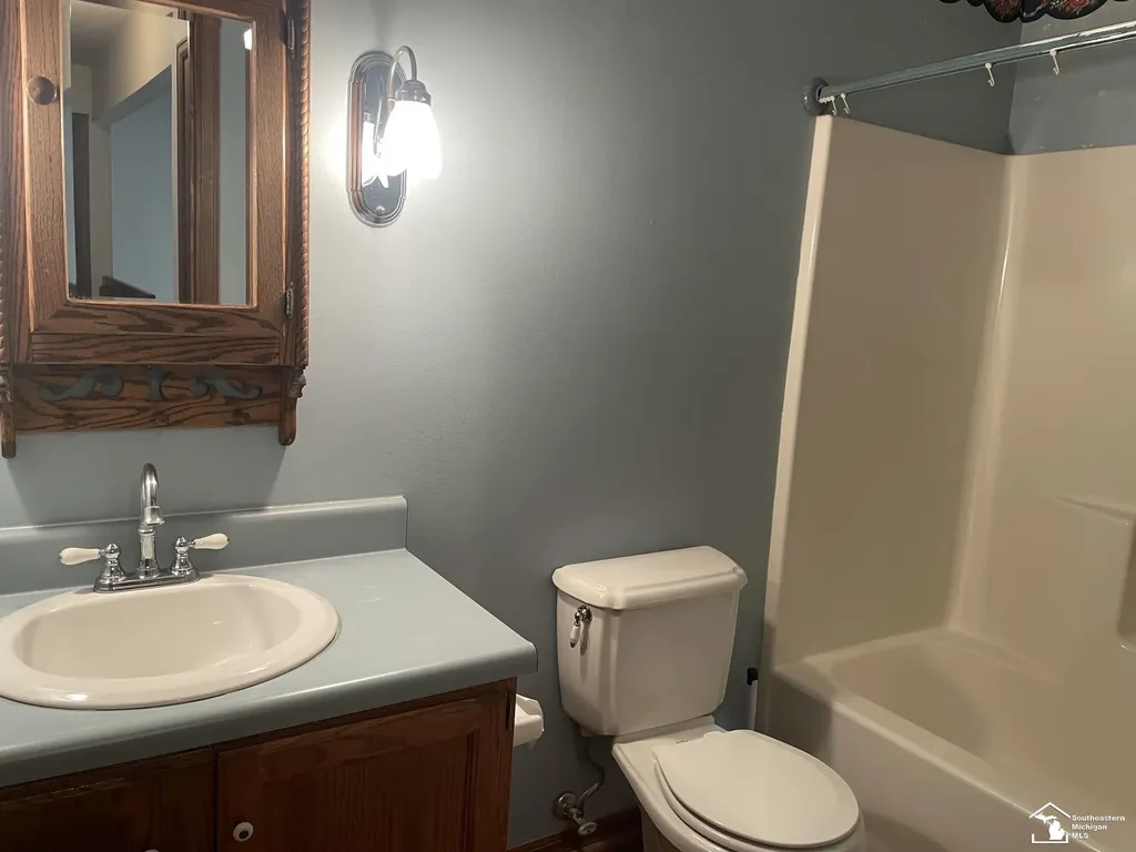 2004 Stoneybrook Lane Bedford Township MI 48182
