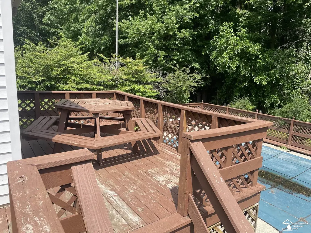 2004 Stoneybrook Lane Bedford Township MI 48182