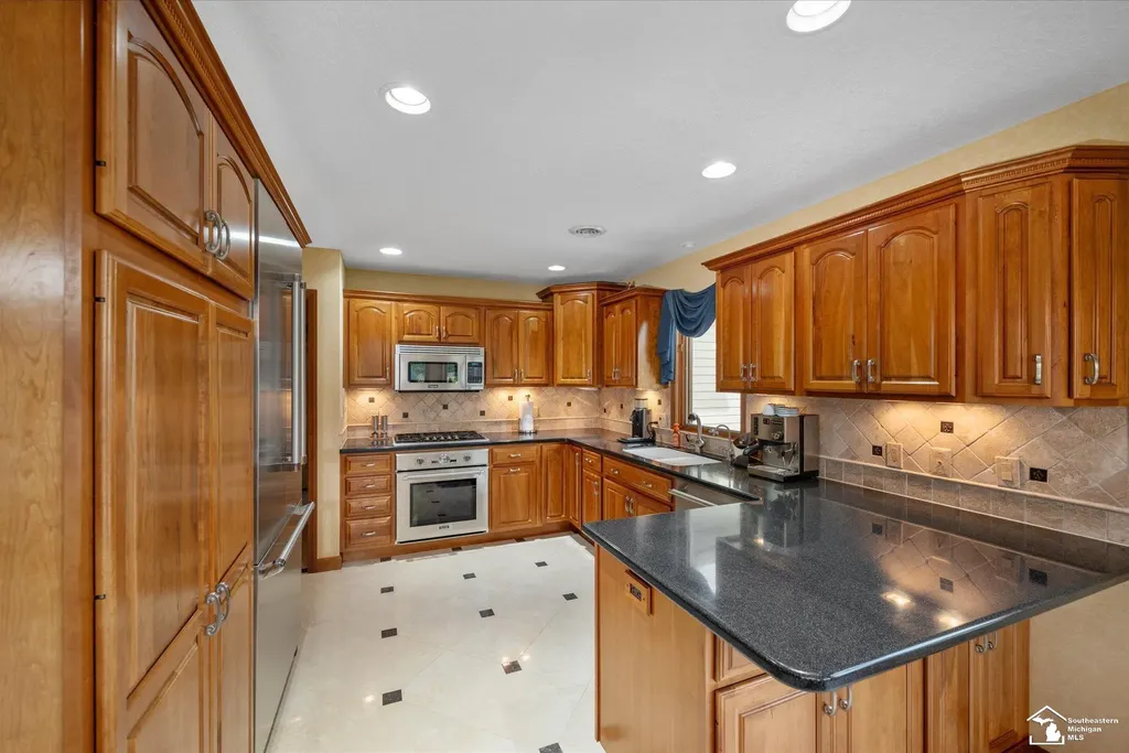 862 Saint James Park Avenue Monroe Charter Township MI 48161