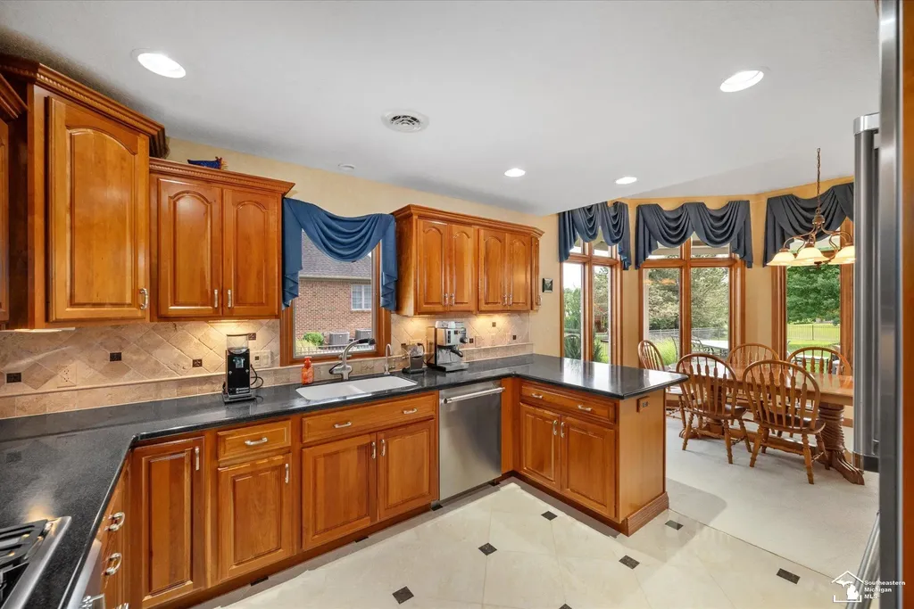862 Saint James Park Avenue Monroe Charter Township MI 48161