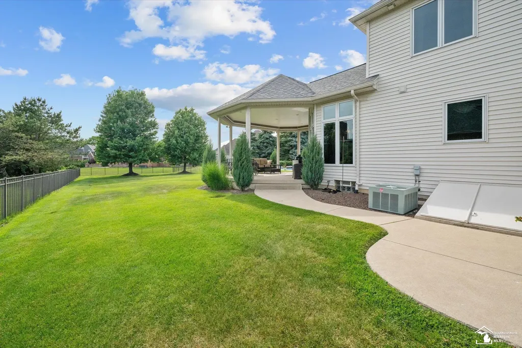 862 Saint James Park Avenue Monroe Charter Township MI 48161