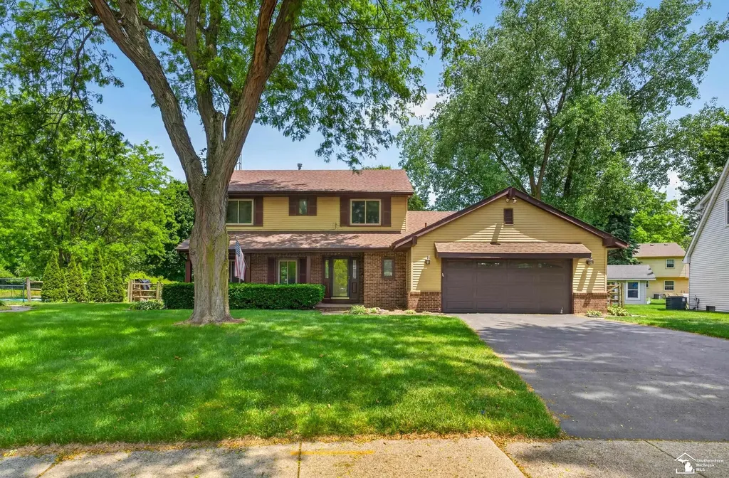 8008 Fox Run Court Bedford Township MI 48182