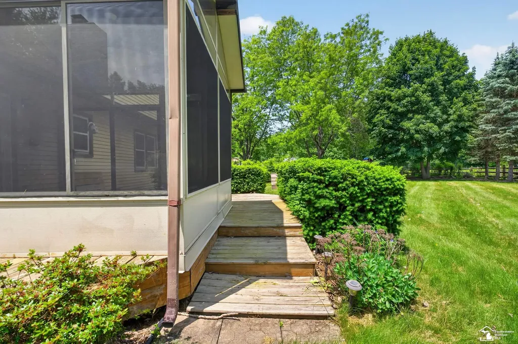 8008 Fox Run Court Bedford Township MI 48182