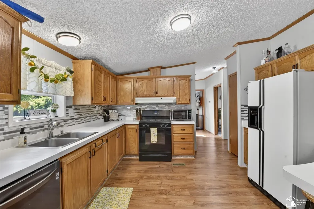 1070 Cherry Road Bedford Township MI 48182