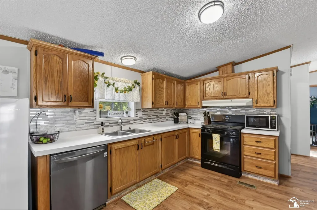 1070 Cherry Road Bedford Township MI 48182