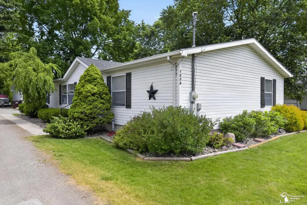 1070 Cherry Road Bedford Township MI 48182