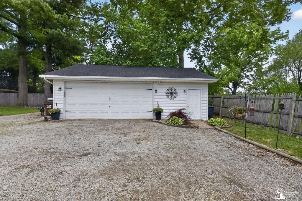 1070 Cherry Road Bedford Township MI 48182