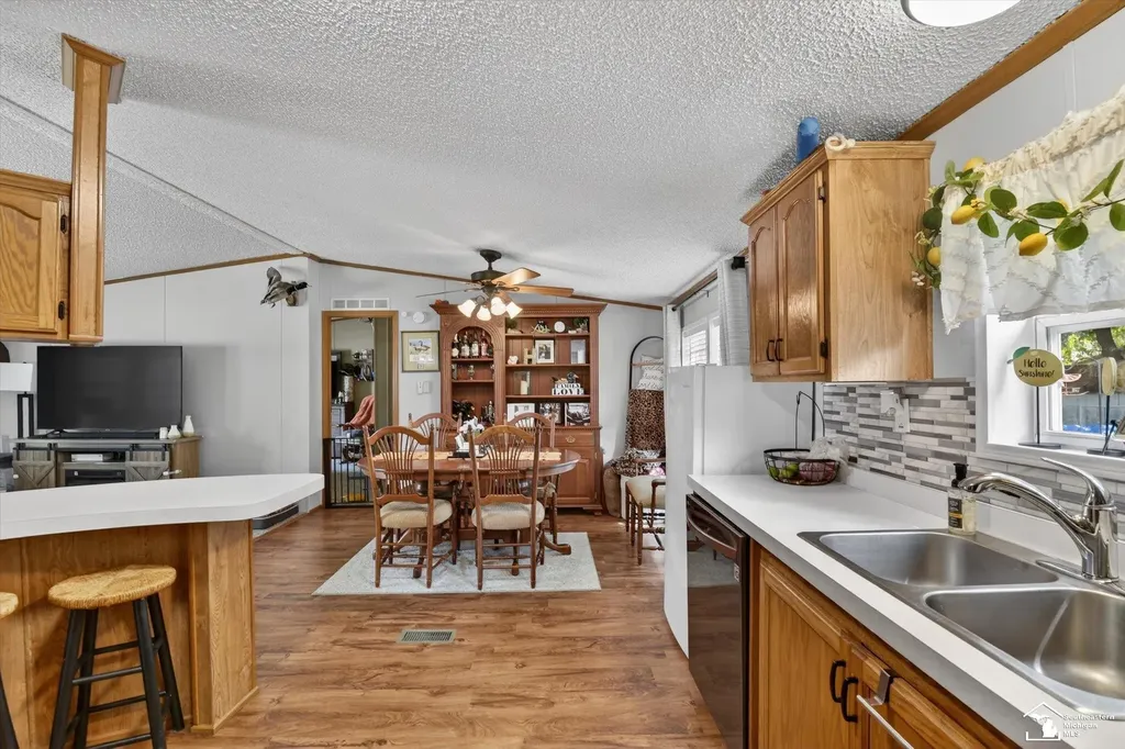 1070 Cherry Road Bedford Township MI 48182