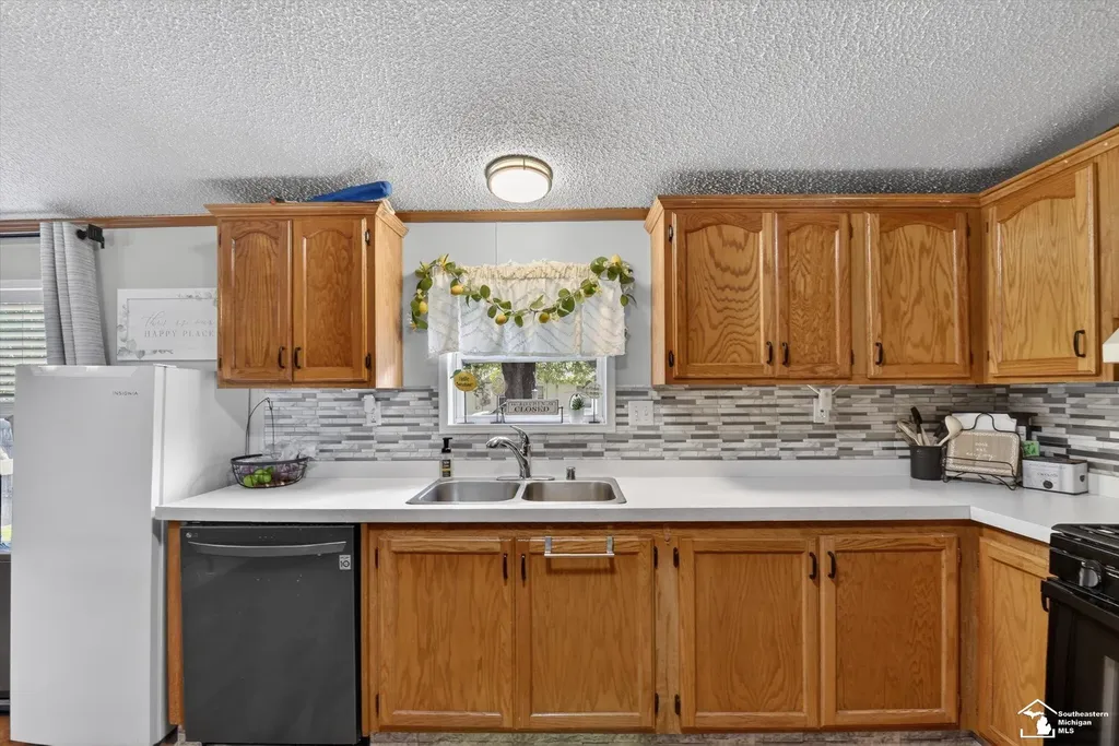 1070 Cherry Road Bedford Township MI 48182