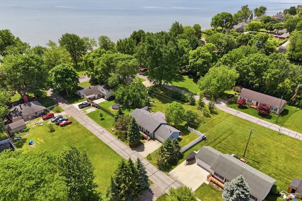 3484 Lakeshore Drive Frenchtown Township MI 48162