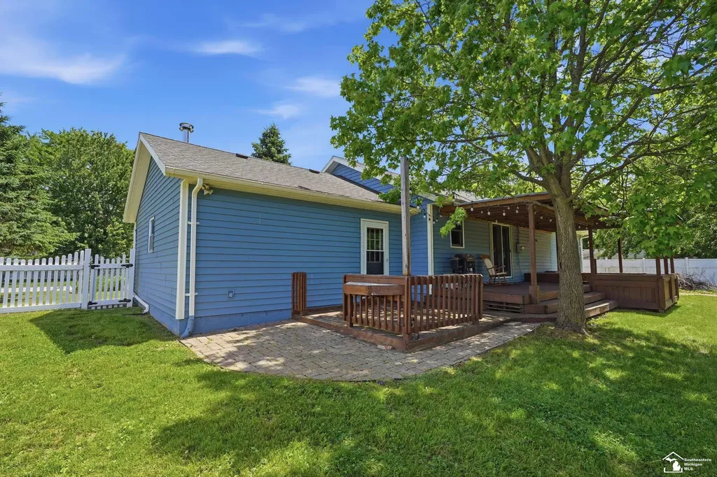 3484 Lakeshore Drive Frenchtown Township MI 48162