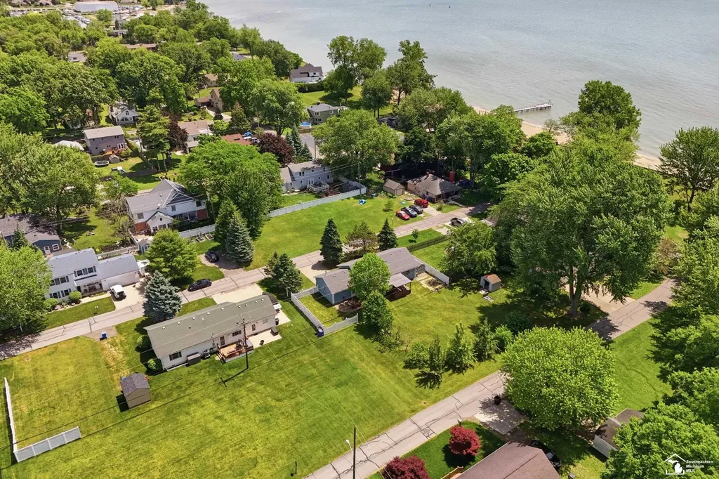 3484 Lakeshore Drive Frenchtown Township MI 48162