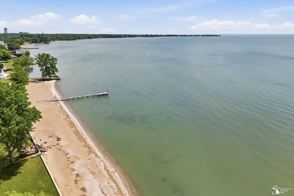 3484 Lakeshore Drive Frenchtown Township MI 48162