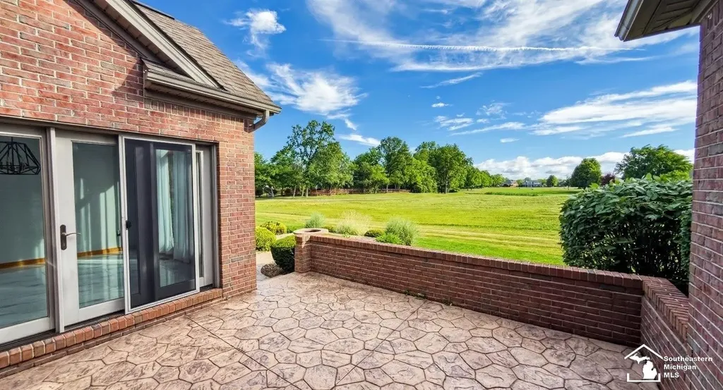 1009 Regents Park Drive Monroe Charter Township MI 48161
