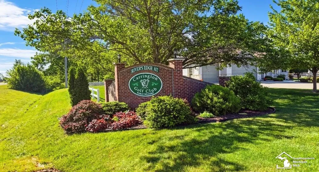 1009 Regents Park Drive Monroe Charter Township MI 48161