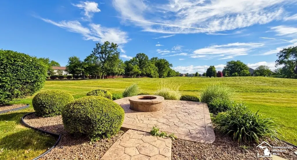 1009 Regents Park Drive Monroe Charter Township MI 48161