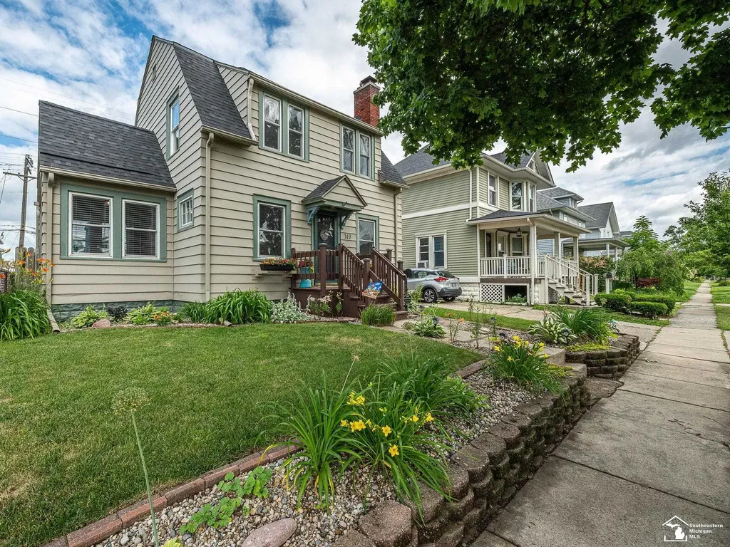 149 Michigan Avenue Monroe City MI 48162