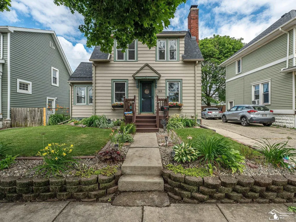 149 Michigan Avenue Monroe City MI 48162