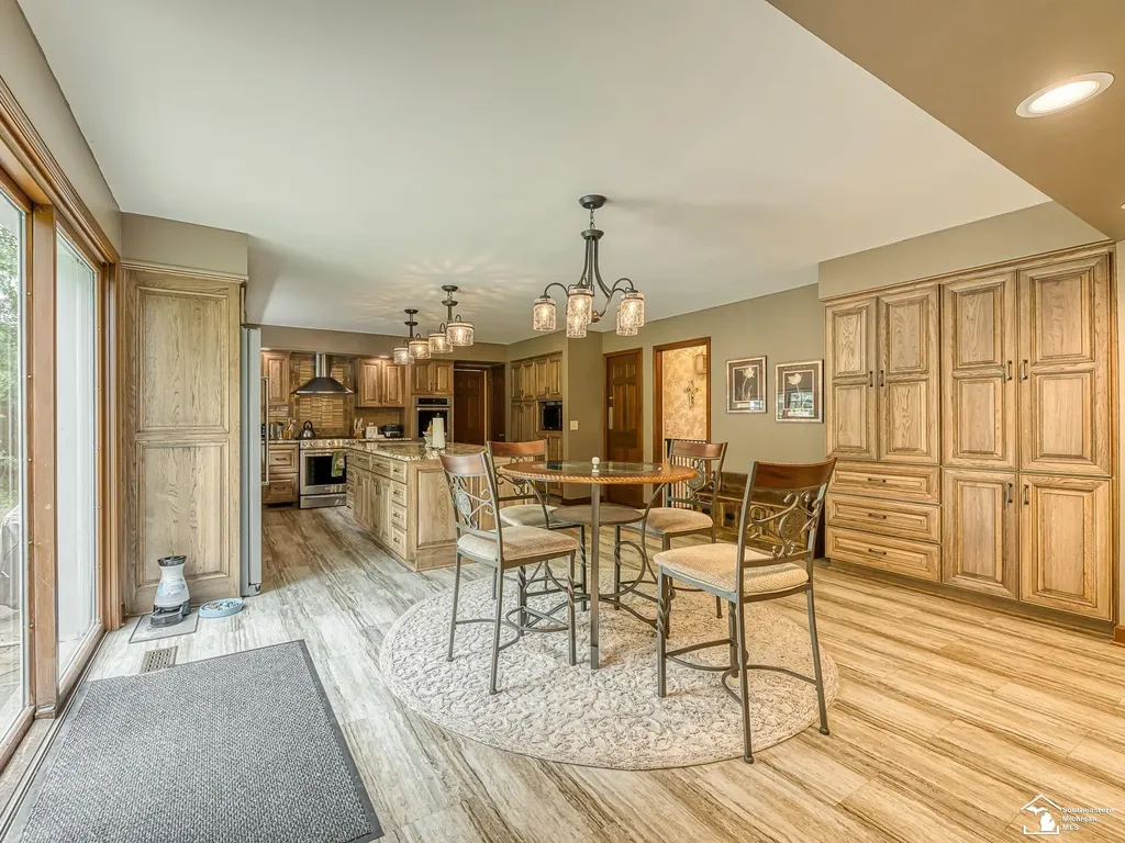 1065 Hollywood Drive Monroe City MI 48162