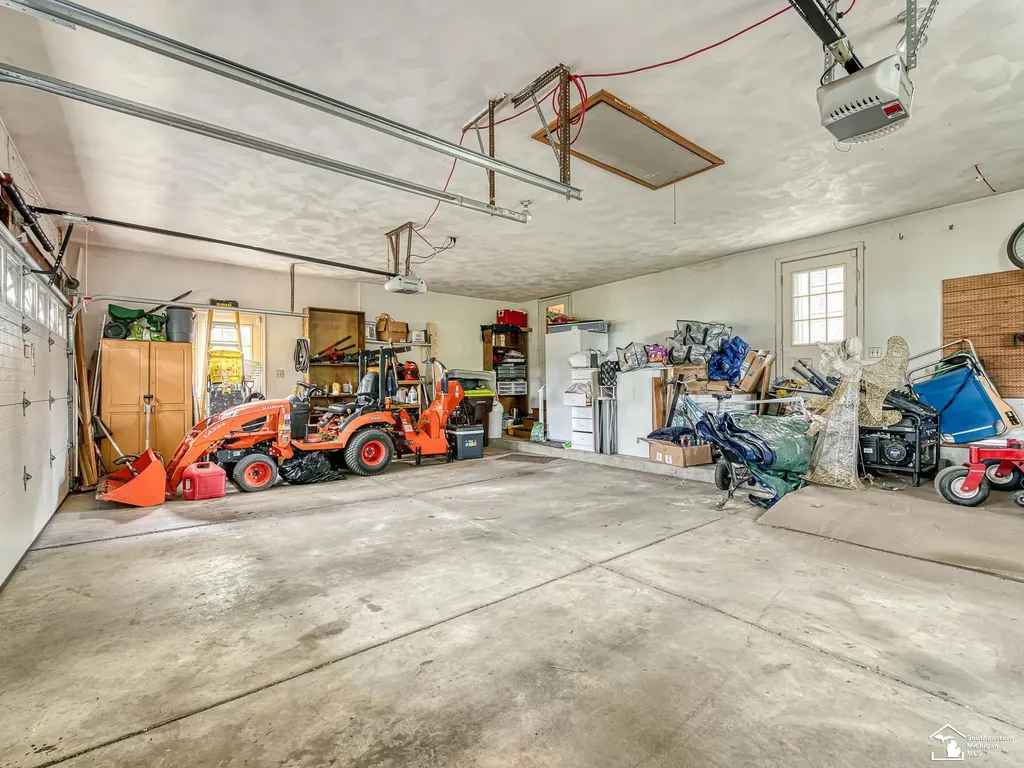 1065 Hollywood Drive Monroe City MI 48162