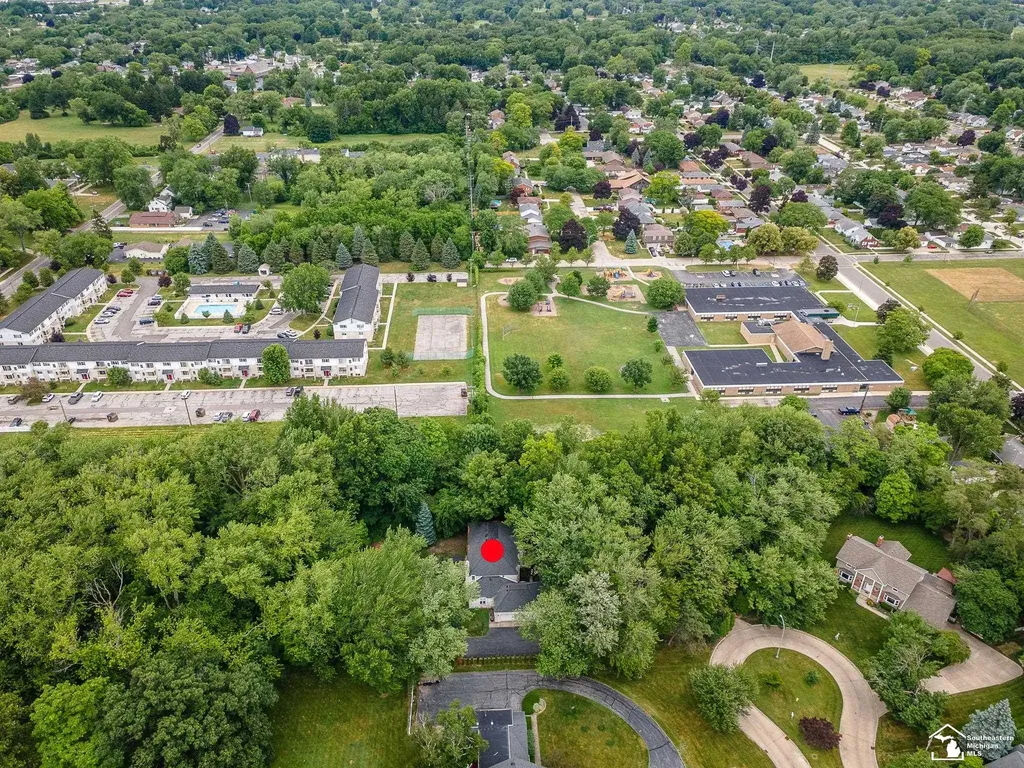 1065 Hollywood Drive Monroe City MI 48162