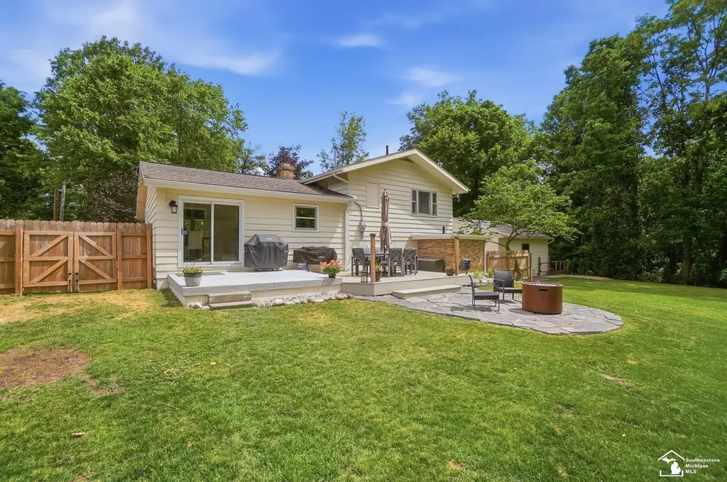 4021 Section Road Bedford Township MI 48144
