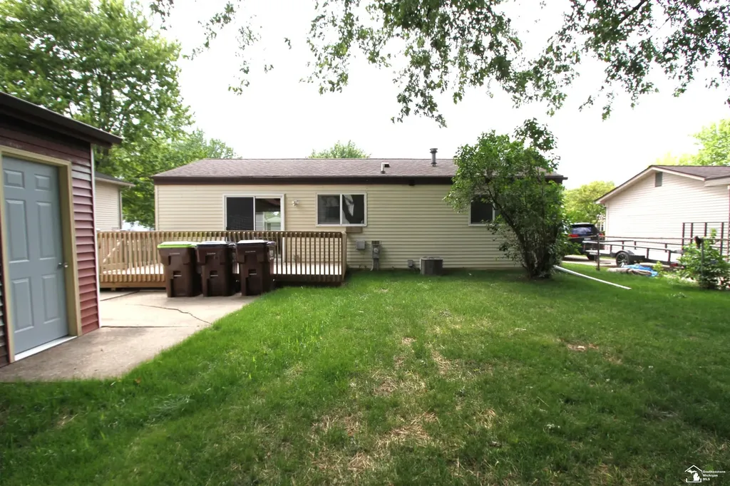 626 John Rolfe Drive Monroe City MI 48162