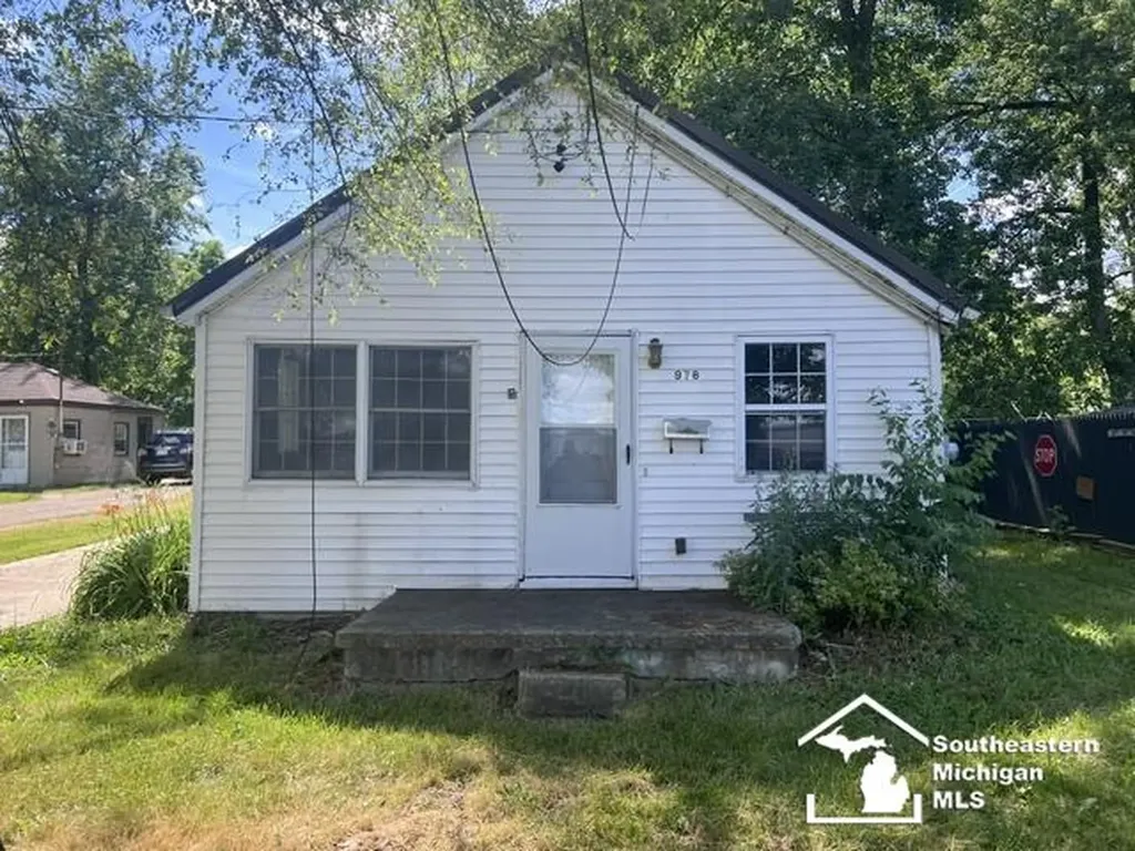 978 Division Street Adrian City MI 49221