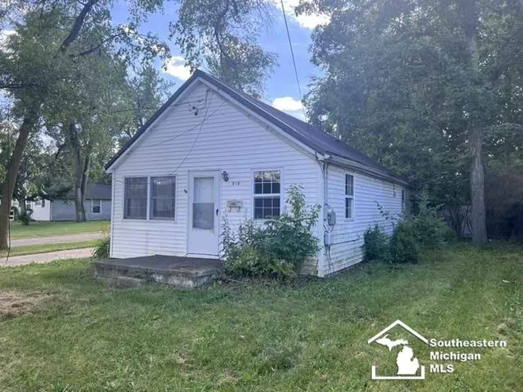 978 Division Street Adrian City MI 49221