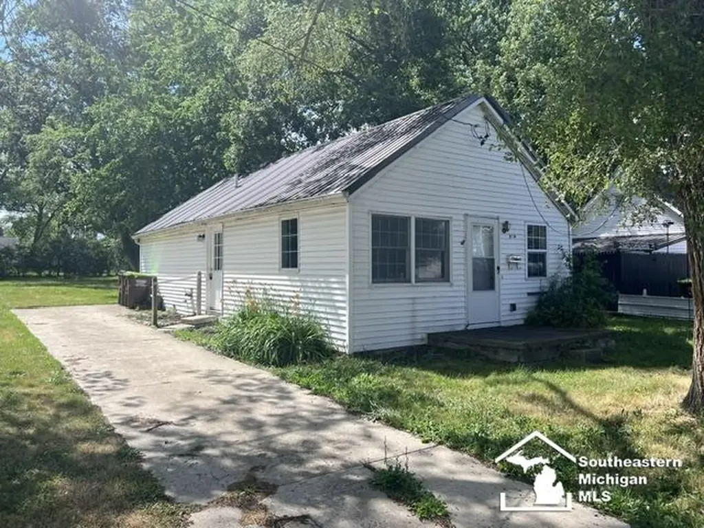 978 Division Street Adrian City MI 49221