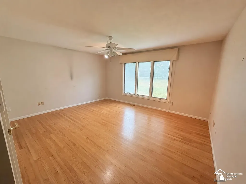 1626 Spruce Court Bedford Township MI 48182