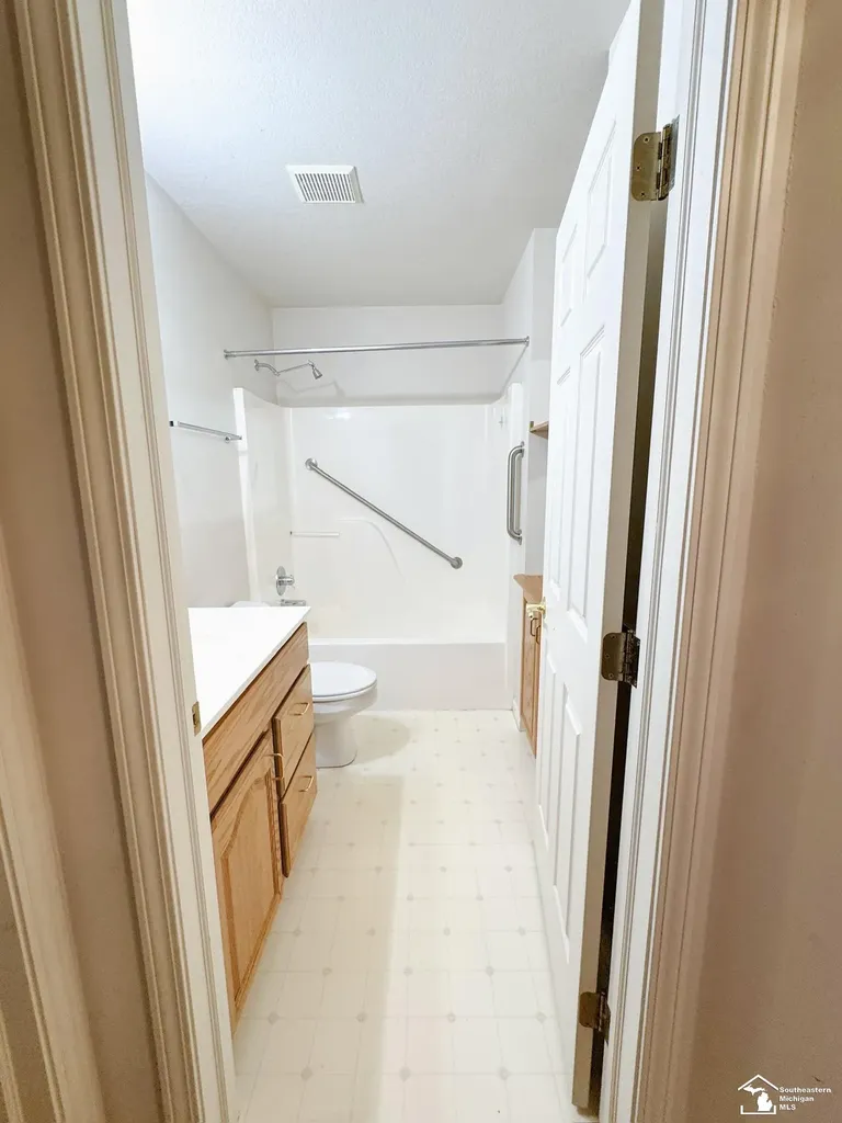 1626 Spruce Court Bedford Township MI 48182