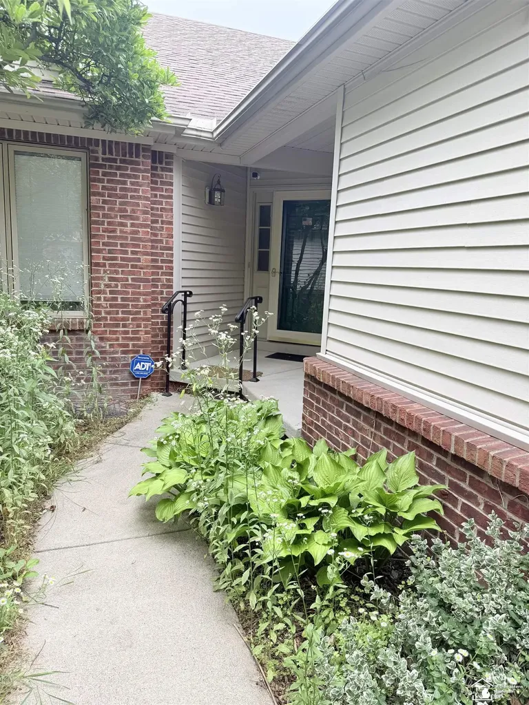 1626 Spruce Court Bedford Township MI 48182