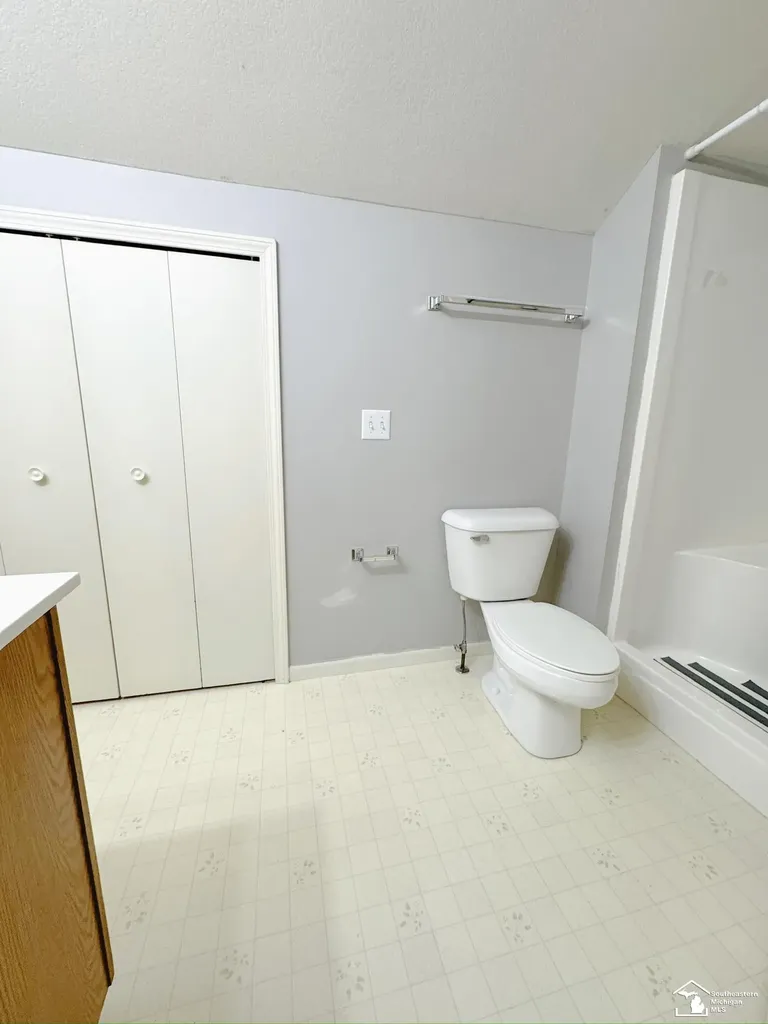 1626 Spruce Court Bedford Township MI 48182