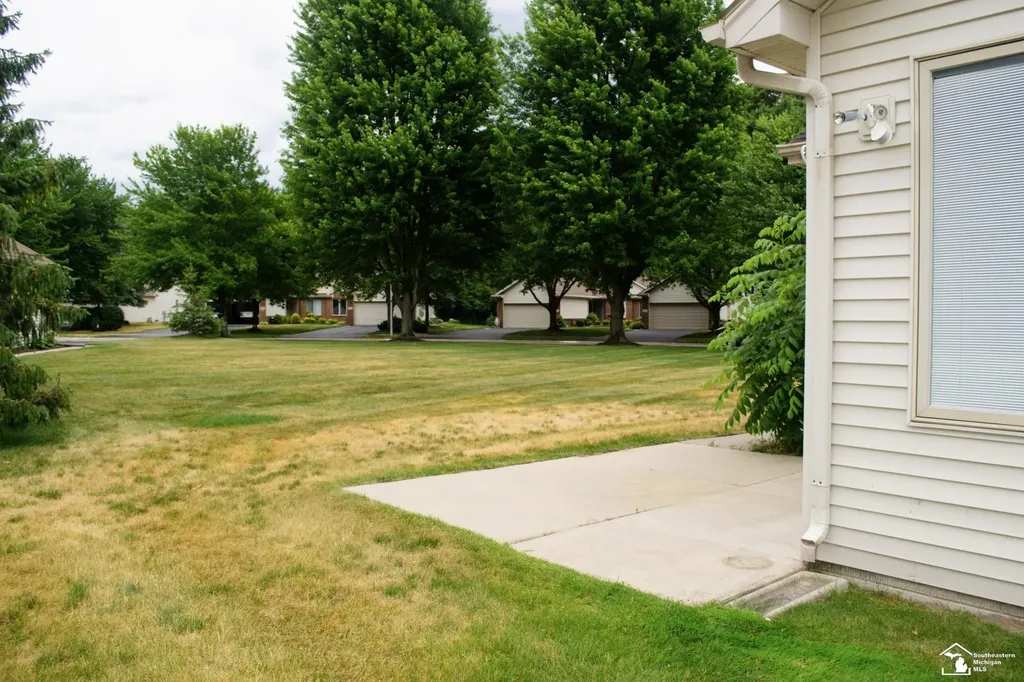 1626 Spruce Court Bedford Township MI 48182