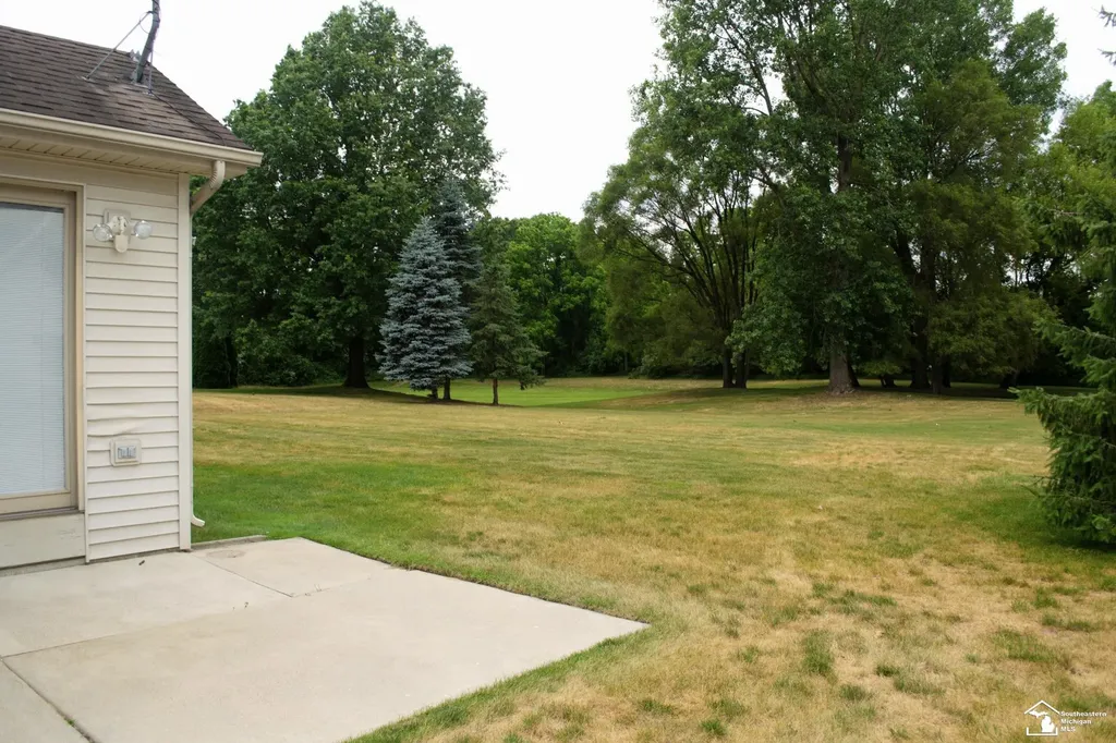 1626 Spruce Court Bedford Township MI 48182