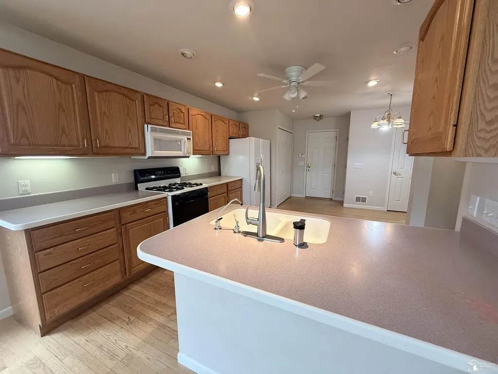1626 Spruce Court Bedford Township MI 48182