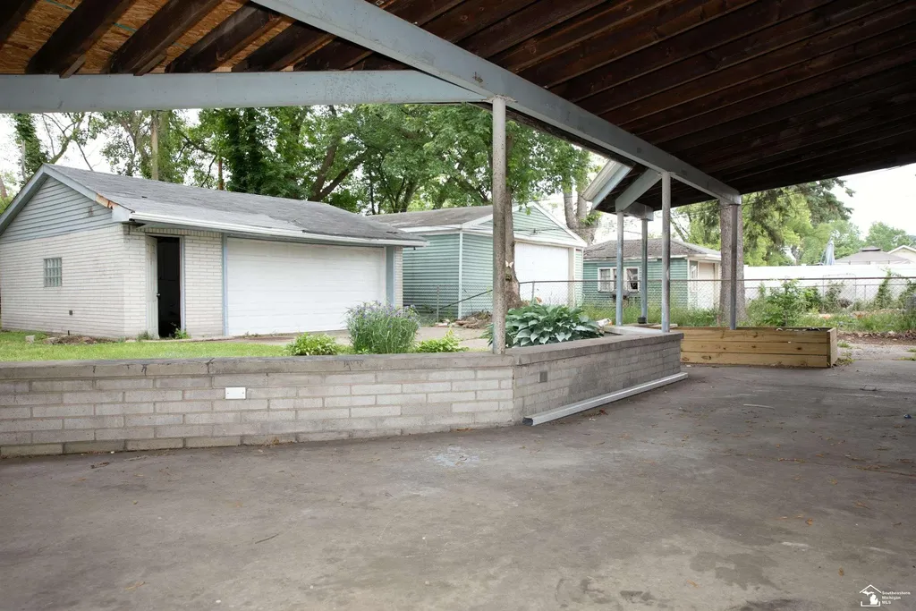 19278 Berg Road Detroit City MI 48219
