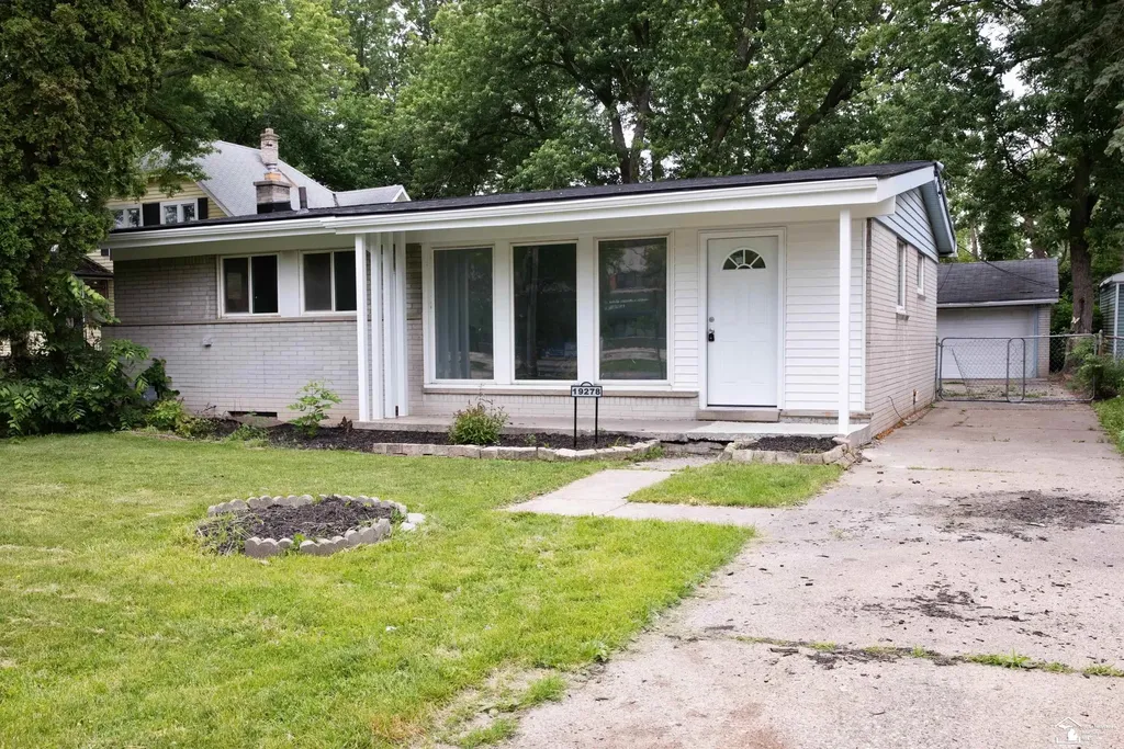 19278 Berg Road Detroit City MI 48219