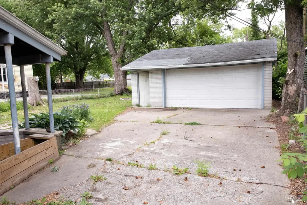 19278 Berg Road Detroit City MI 48219