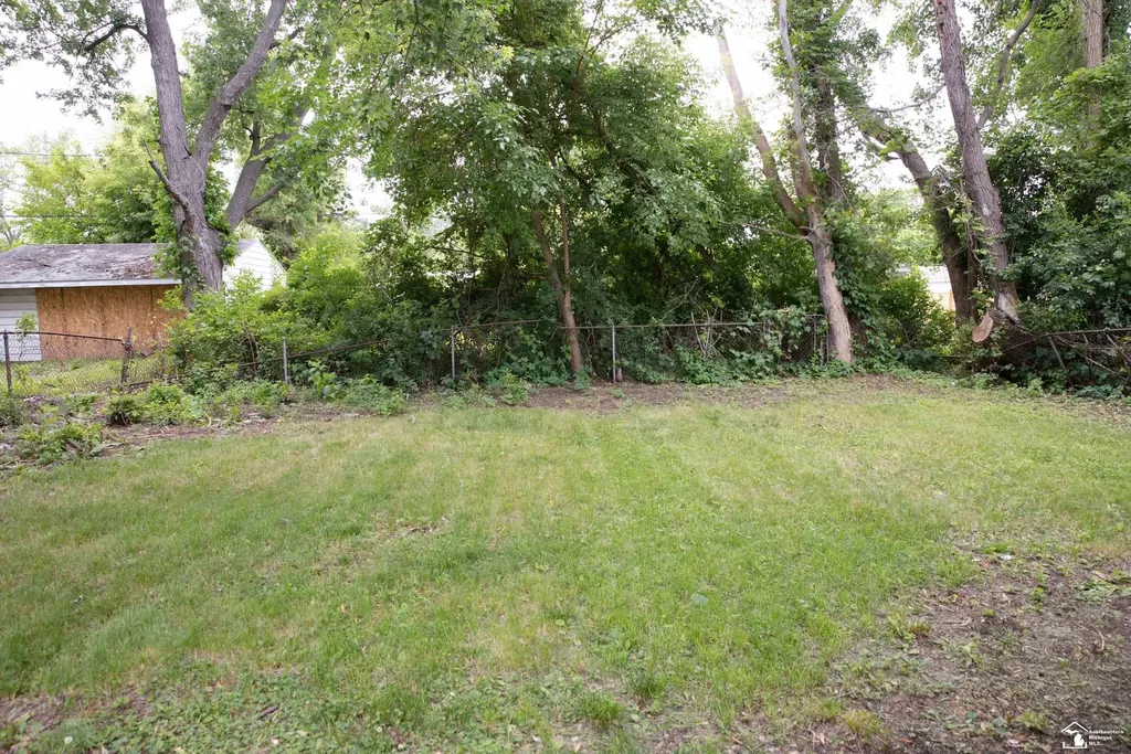 19278 Berg Road Detroit City MI 48219