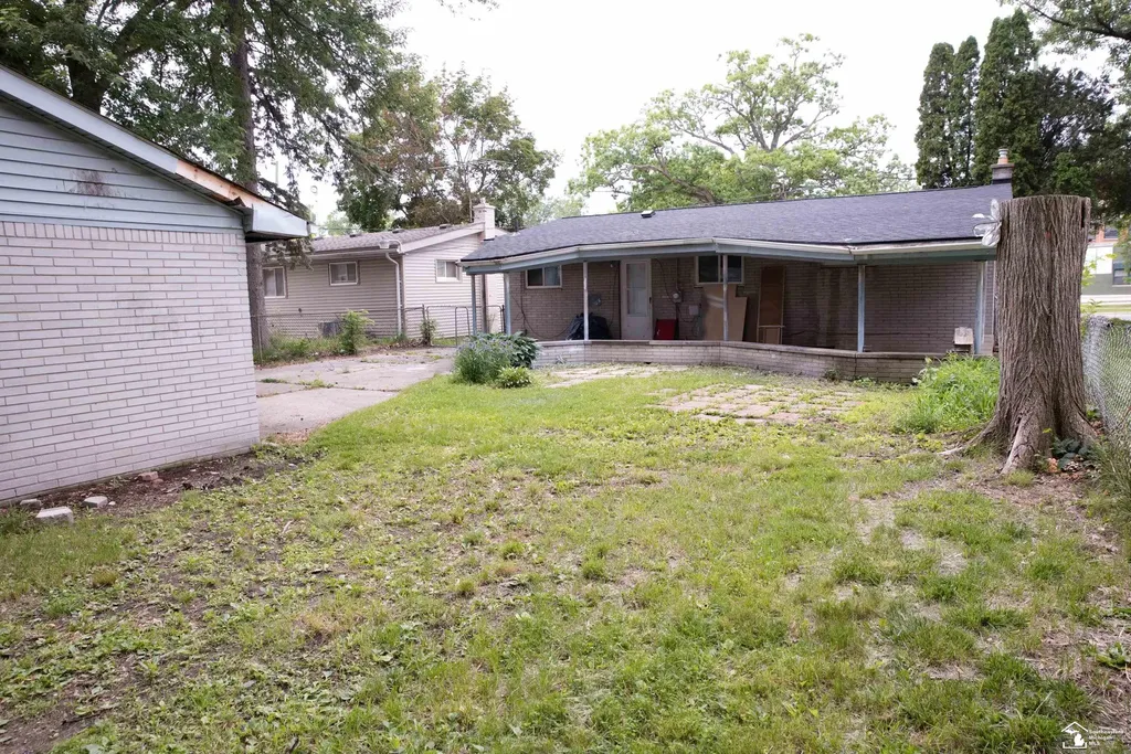 19278 Berg Road Detroit City MI 48219