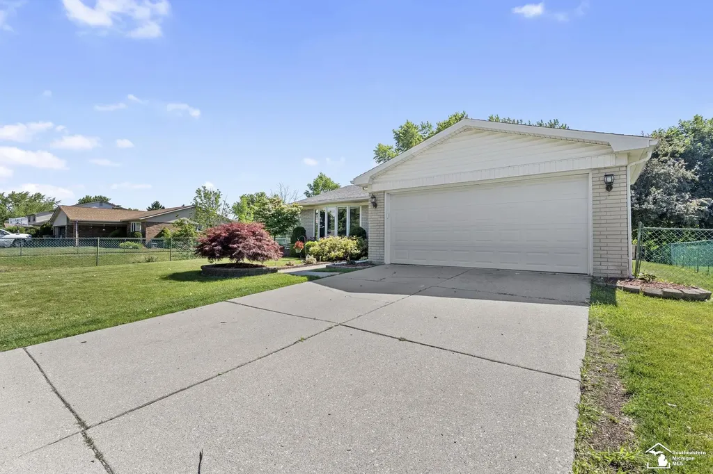 27269 Wyatt Avenue Brownstown Charter Township MI 48183
