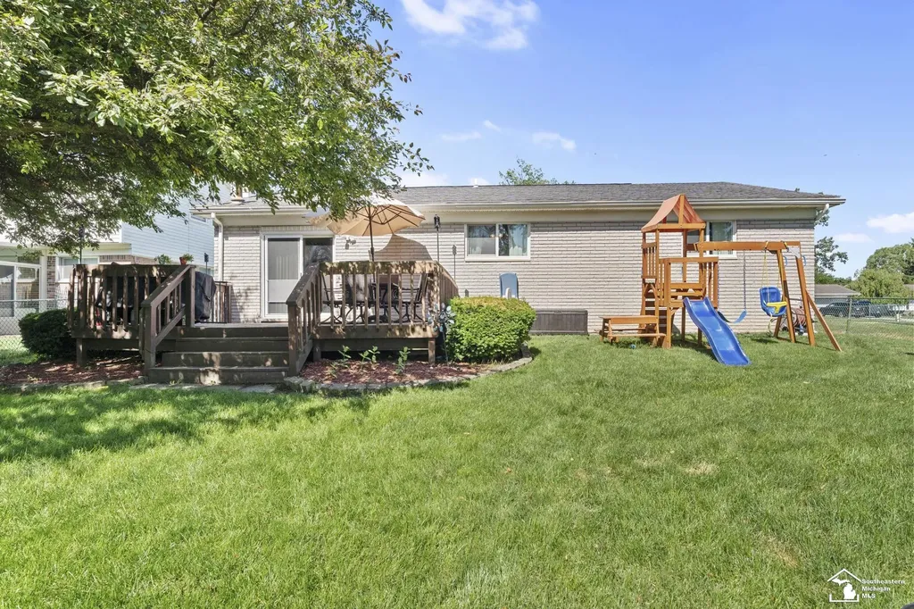 27269 Wyatt Avenue Brownstown Charter Township MI 48183